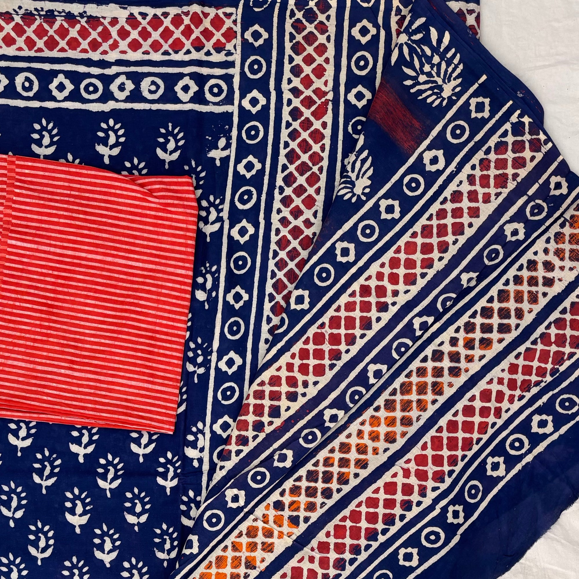 Indigo Dabu Print Cotton Saree Blouse Pallu