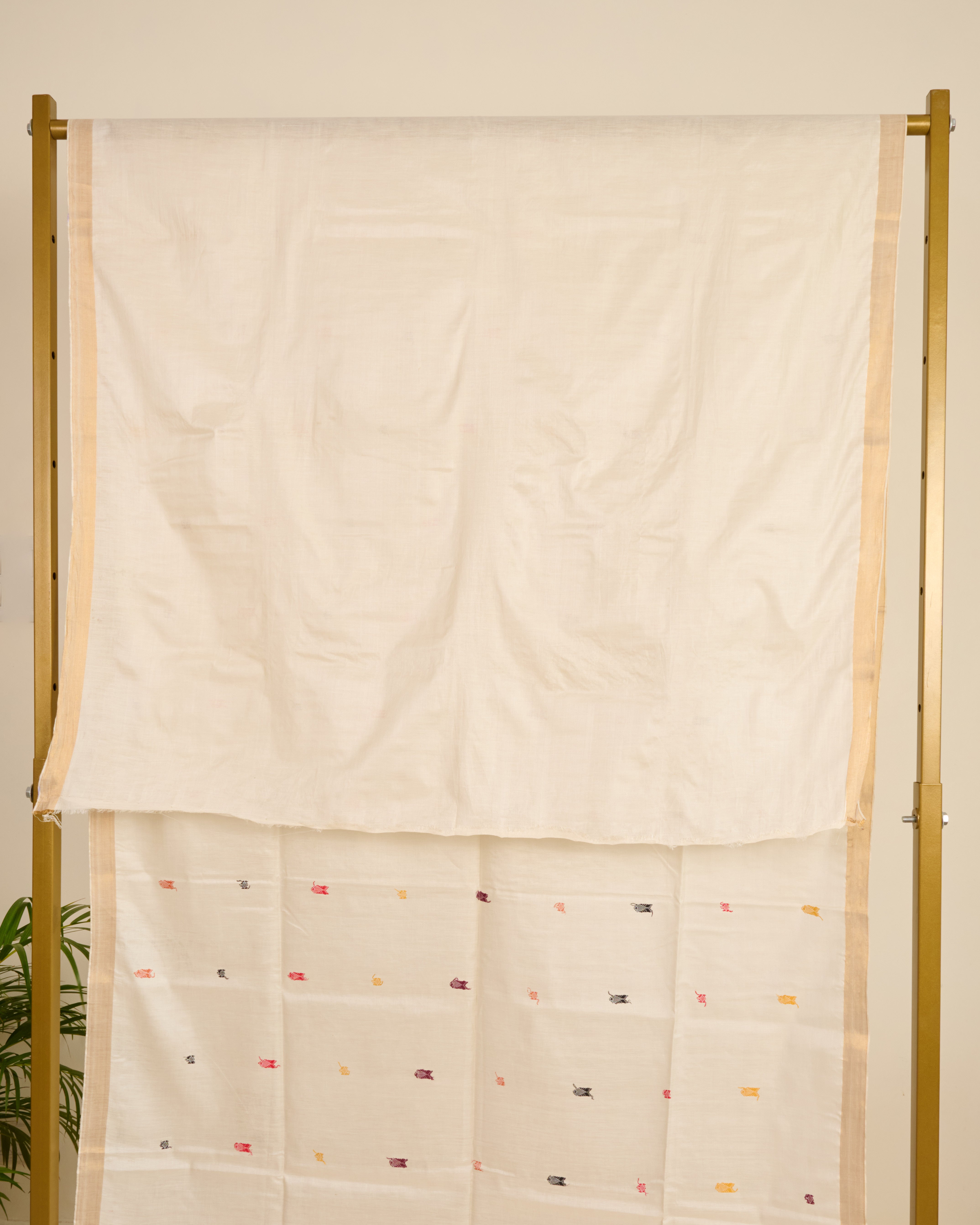 Kosa Silk Saree With Extra Weft Motifs (Ivory White)