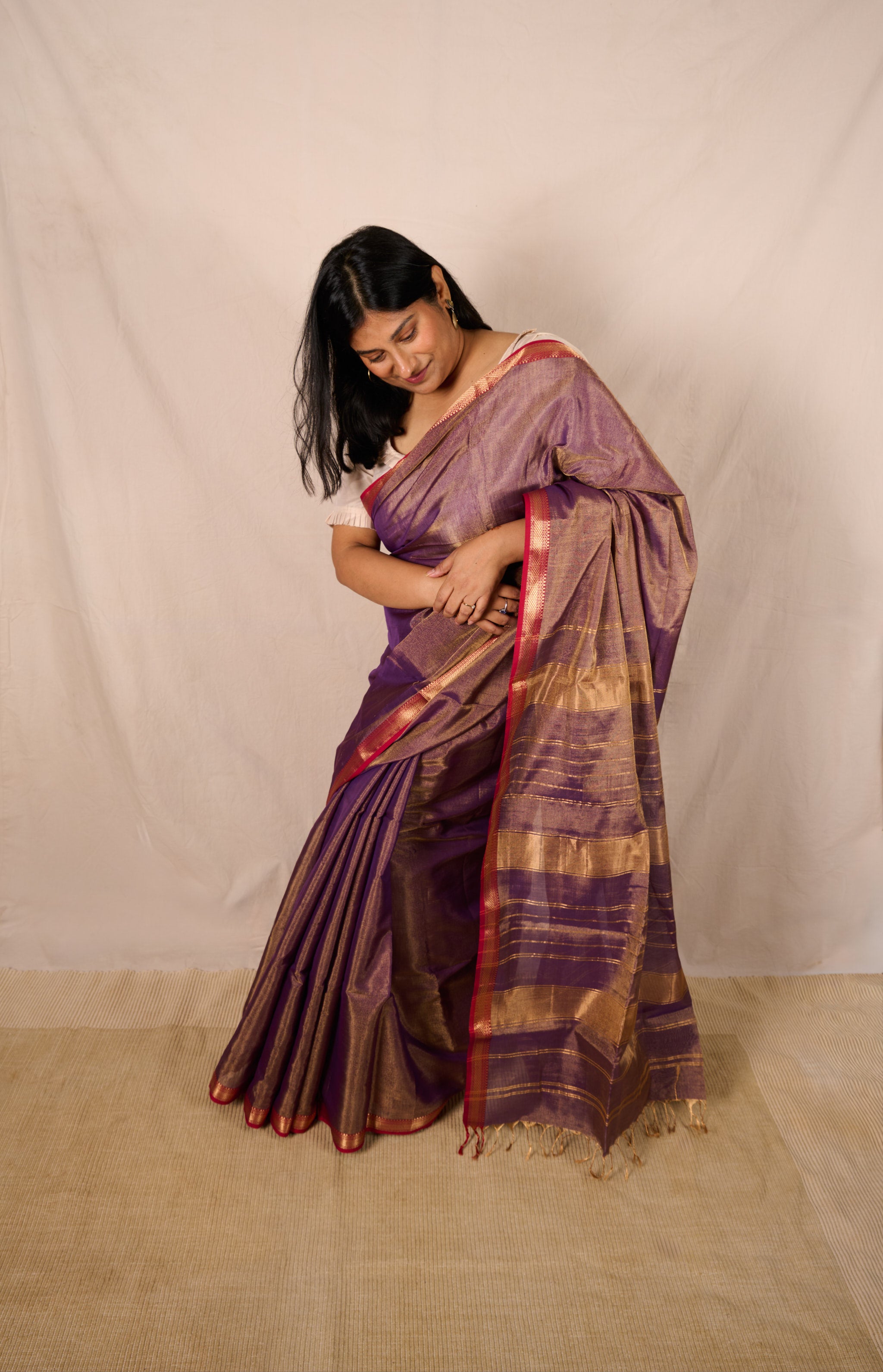 Sunehri Violet & Gold Maheshwari Tissue Saree