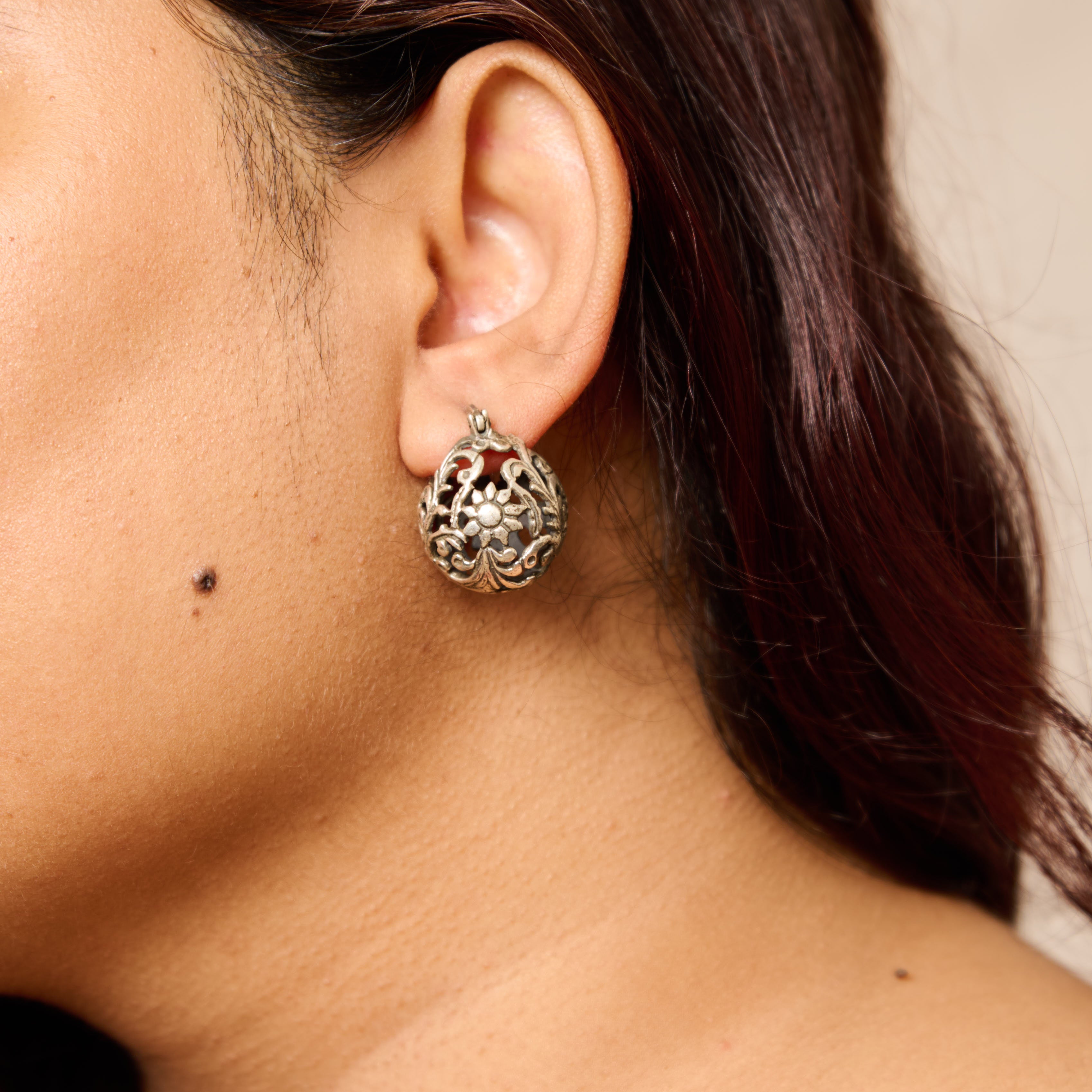 Amulya Floral Filigree Silver Earrings